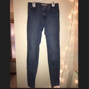 Levi’s 711 skinny jeans